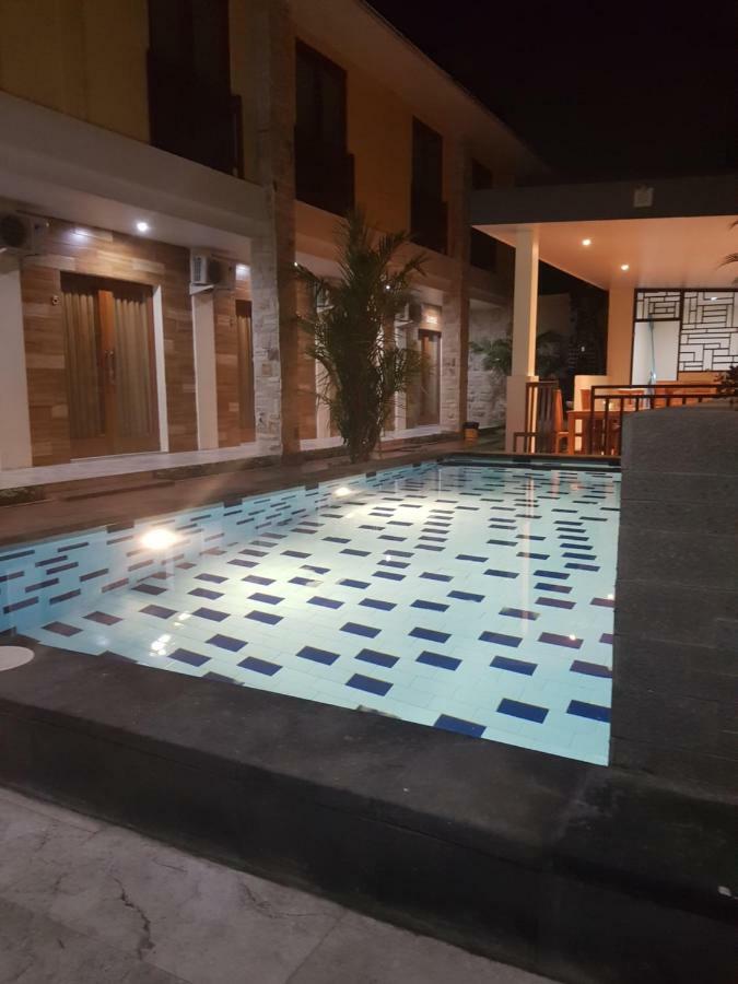קוטה לומבוק Praba Guesthouse מראה חיצוני תמונה