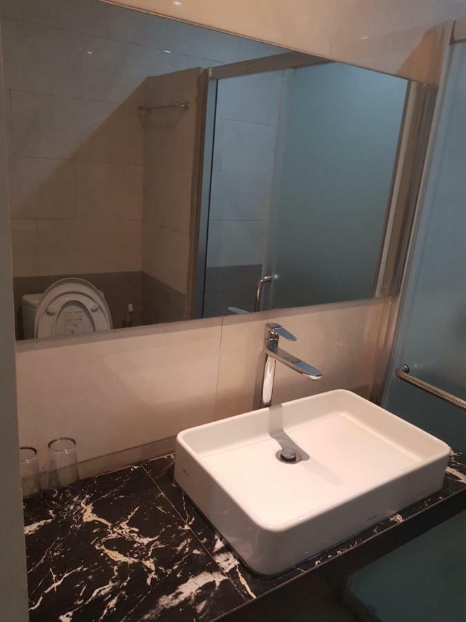 קוטה לומבוק Praba Guesthouse מראה חיצוני תמונה